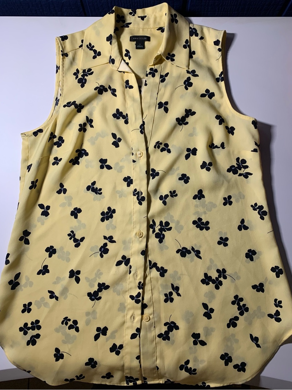 Ann Taylor Yellow Sleeveless Button-Down Top with Navy Floral Print